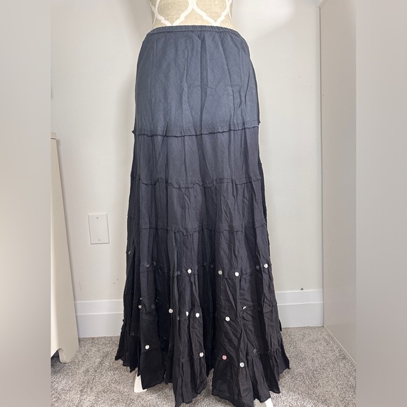 Super on trend vintage Y2K low waist tiered skirt - Picture 2 of 5